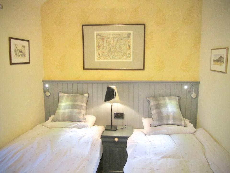ניוטונמור Caman House Apt 2 - By Where Stags Roar מראה חיצוני תמונה